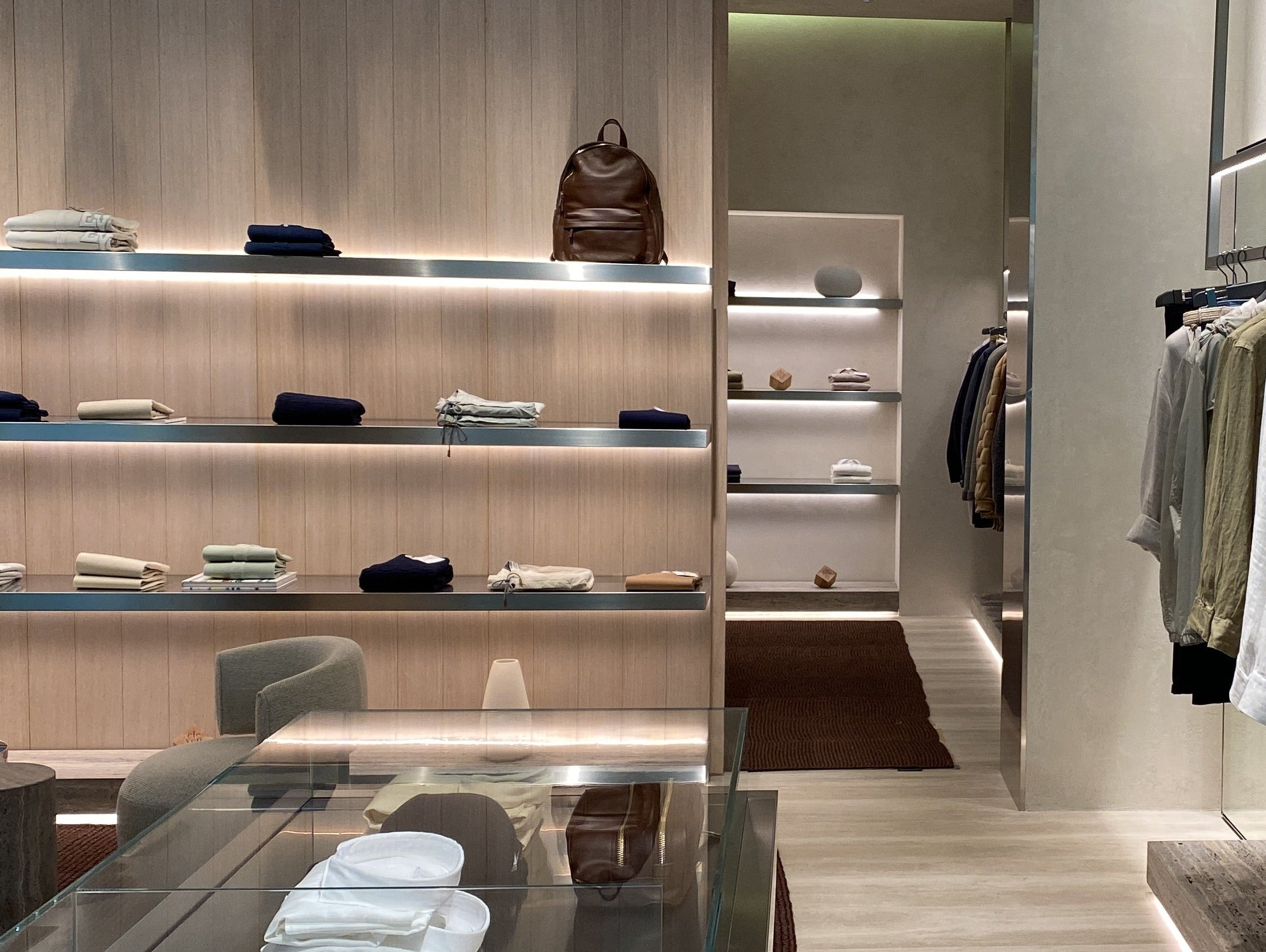 Latest Trends in Men’s Luxury Fashion in Kuwait — And How Dananeer Leads the Way