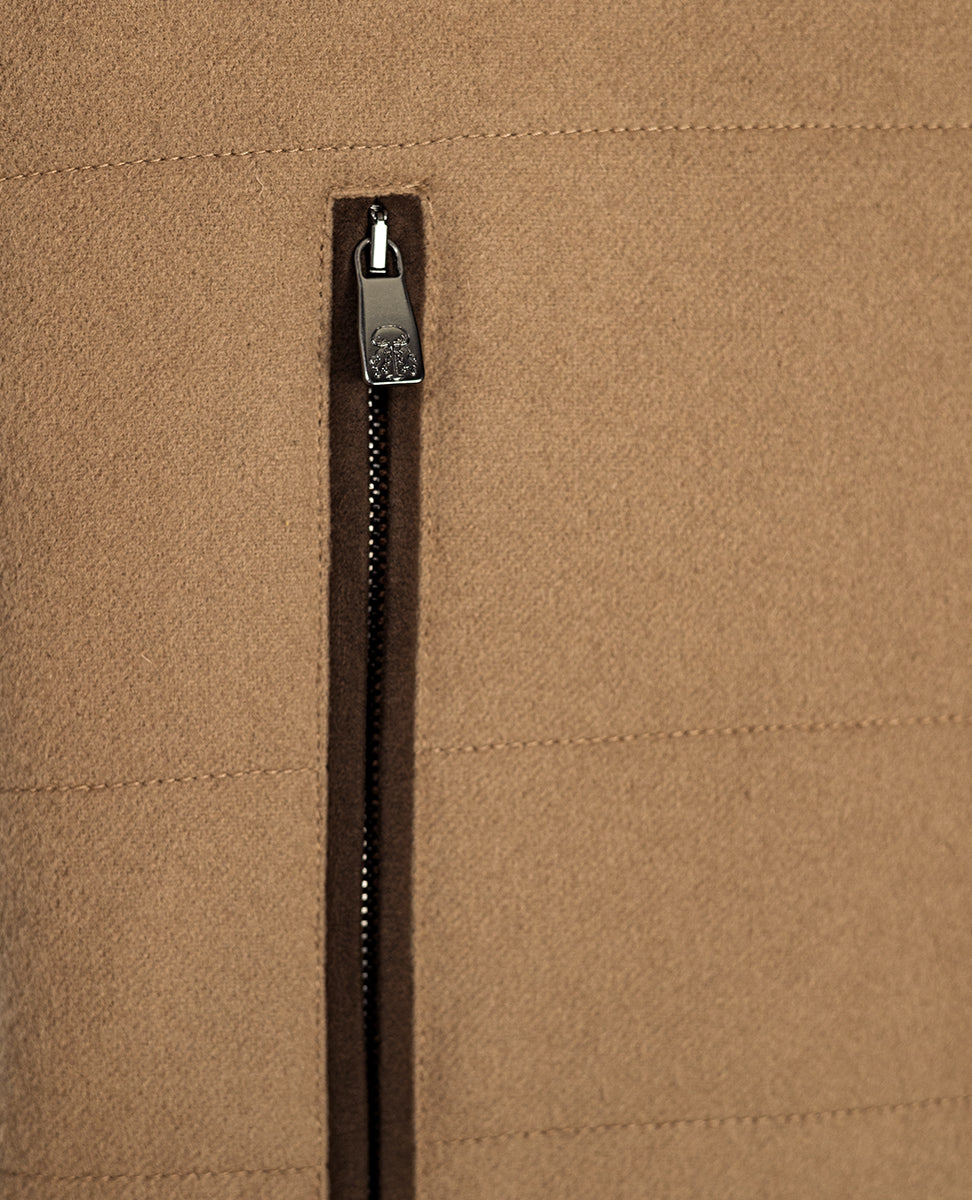 Vest pocket with zip